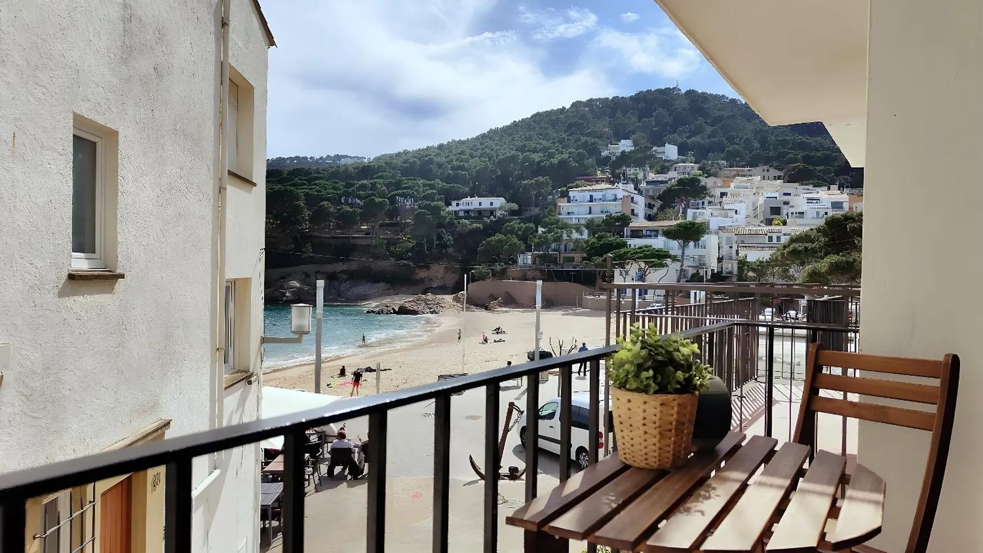 Tamariu Beach 1 Spacious Seafront Apartment On The Boulevard 0*,