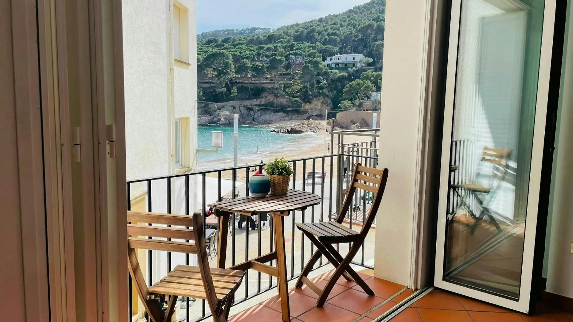 Appartamento Tamariu Beach 1: Beachfront Wifi Up To 6 Ppl