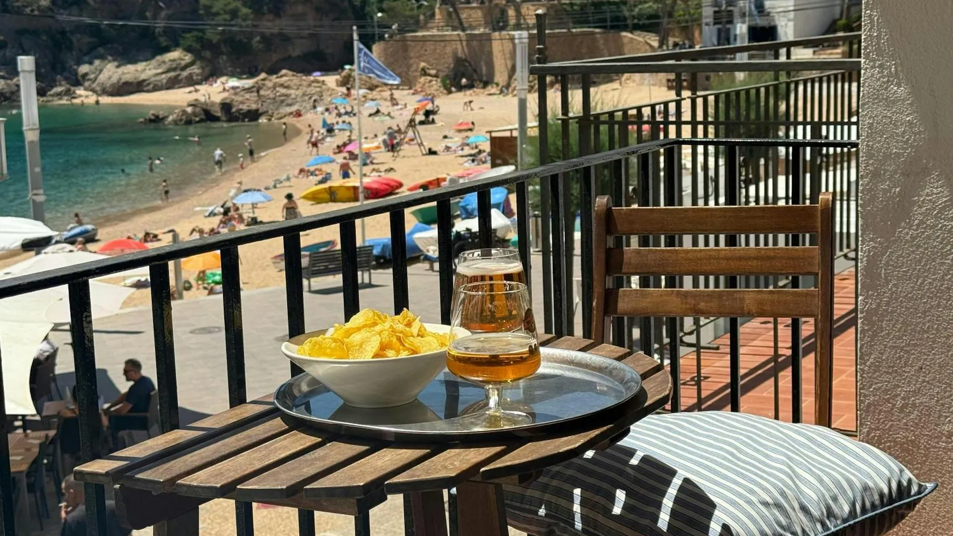 Tamariu Beach 1: Beachfront Wifi Up To 6 Ppl 西班牙