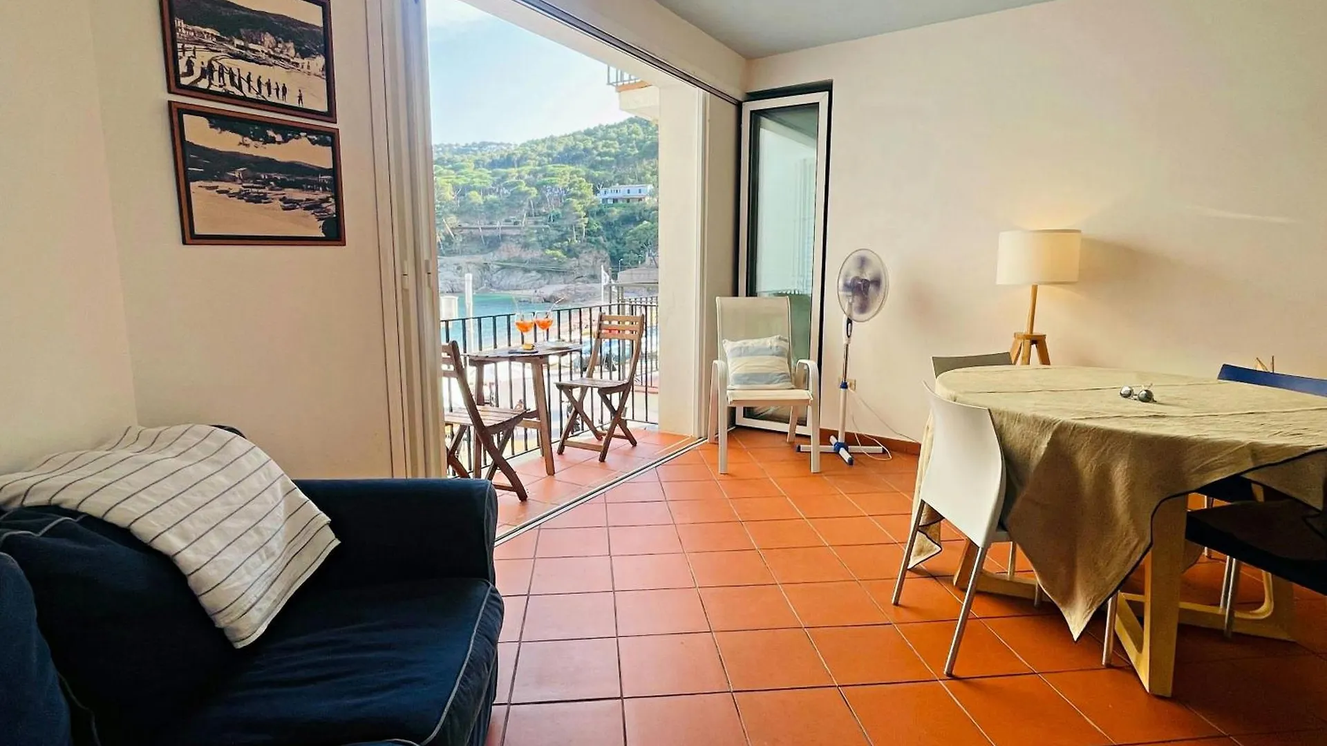 Tamariu Beach 1: Beachfront Wifi Up To 6 Ppl Spagna